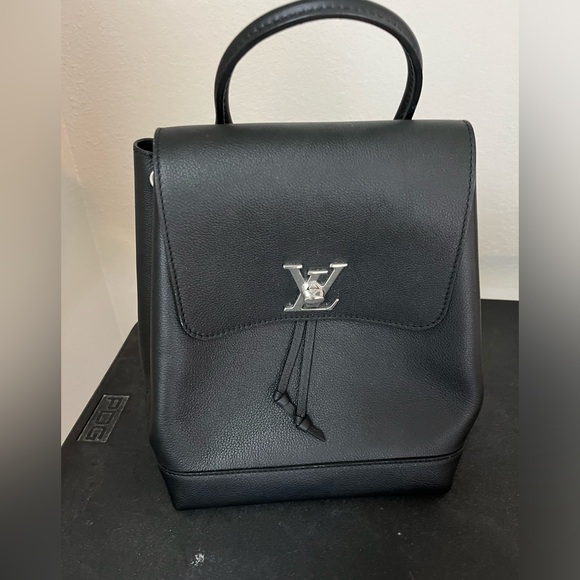 Louis Vuitton Locke Backpack Noir - Picture 2 of 7